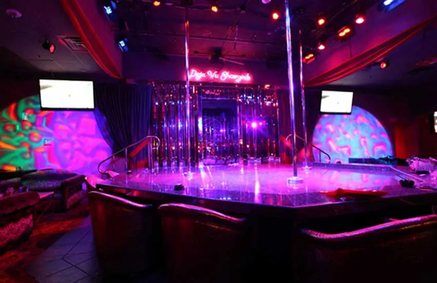 Main stage at Déjà Vu Showgirls Minneapolis